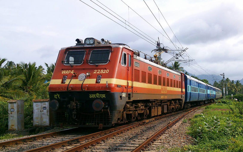 ട്രെയിനുകളുടെ സമയത്തില്‍ നാളെ മുതല്‍ മാറ്റം. പുതിയ ട്രെയിന്‍ ടൈംടേബിള്‍ ജനുവരി ഒന്നുമുതല്‍ നിലവില്‍ വരും.